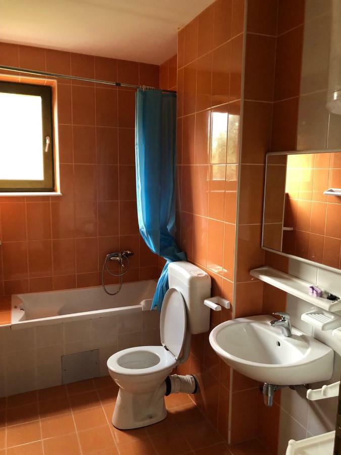 Apartmani Petrija Прчань Екстер'єр фото