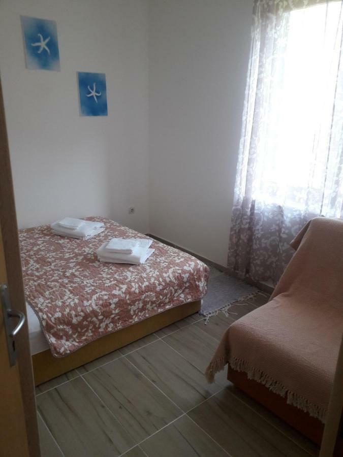 Apartmani Petrija Прчань Екстер'єр фото